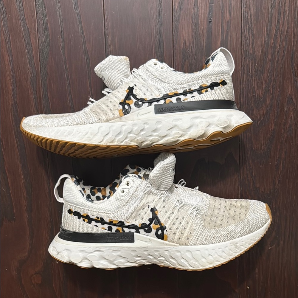 Nike Infinity W 7.5 Animal Print Athletic Shoes